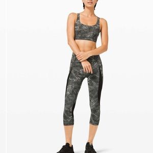 Lululemon Run Off Route Mid Rise Crop 21"